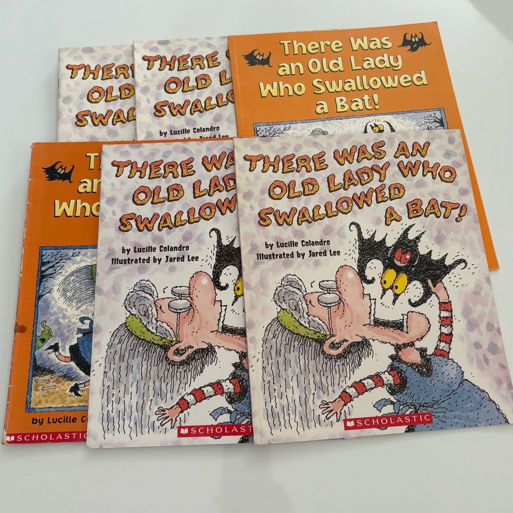 Scholastic There was an old lady who swallowed a bat book set of 6
